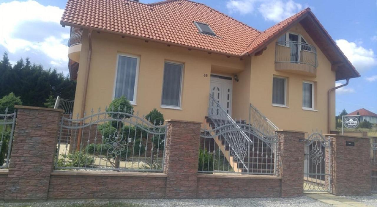 Oereghegy Vendeghaz Lägenhet Egerszalók Exteriör bild